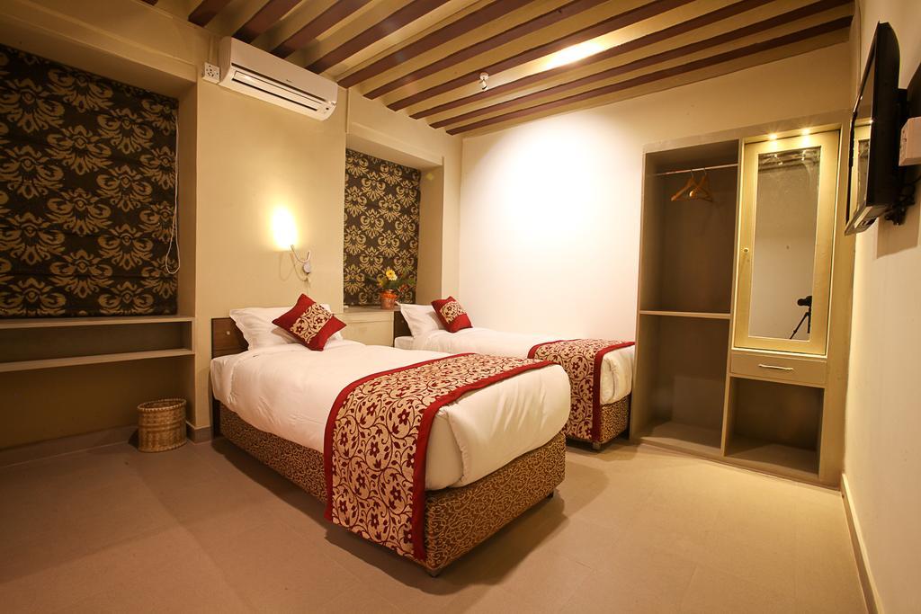 Hotel Heranya Katmandou Extérieur photo