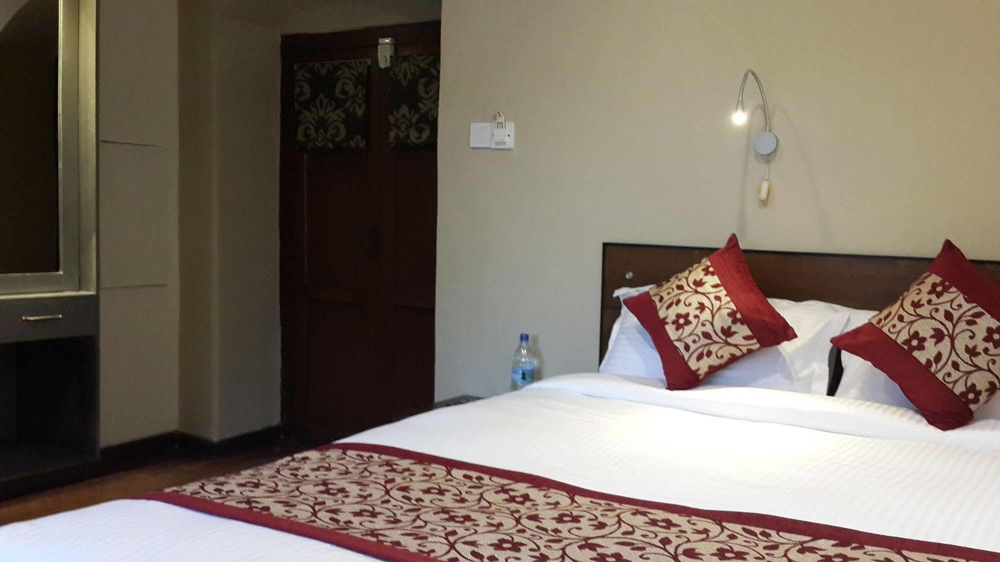Hotel Heranya Katmandou Extérieur photo